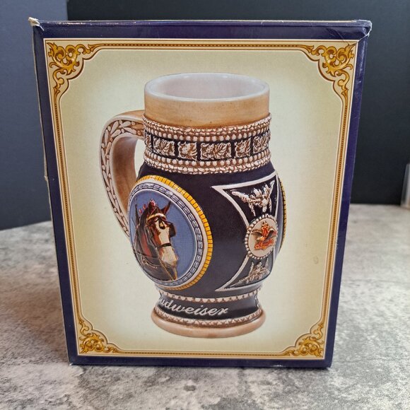 Anheuser-Busch Budweiser Collectible Pot Belly Stein “Dressed For The Parade” - Picture 6 of 12